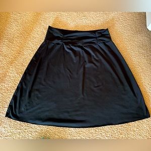 TRANQUILITY ATHLETIC SKIRT IN BLACK SIZE L EUC